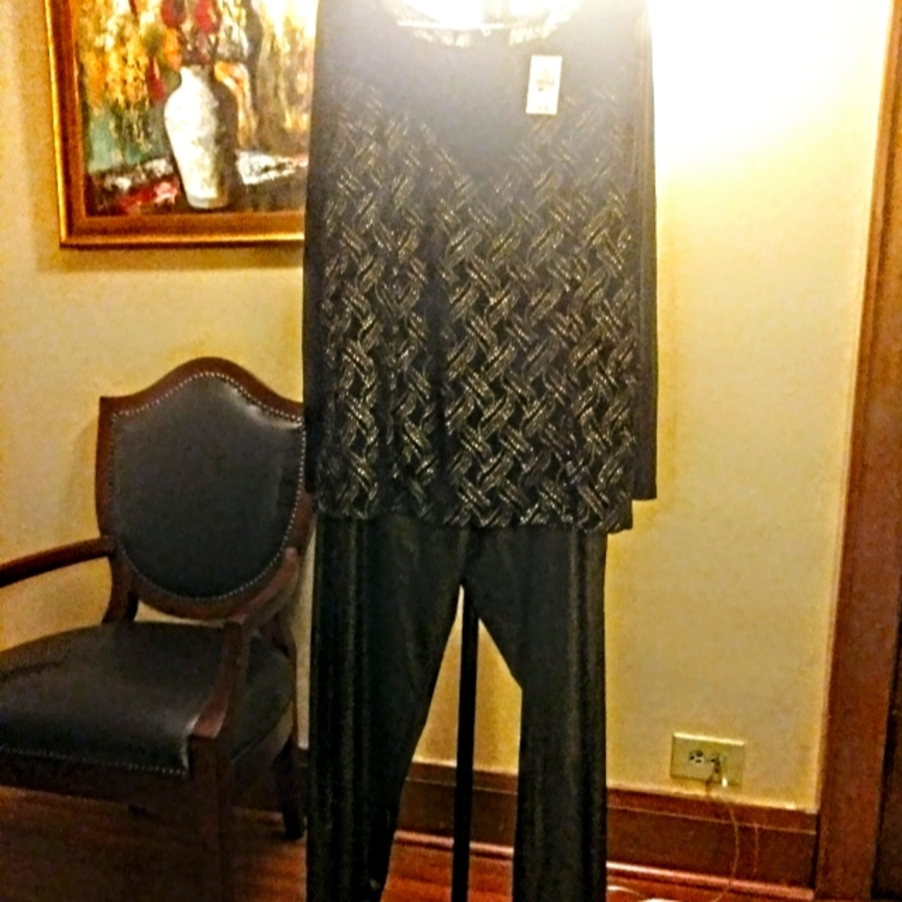Beautiful Metallic Gold Foil Top and Pants Set